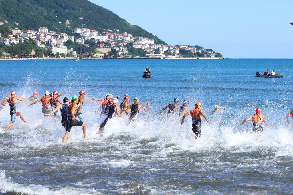 TÜRKİYE TRİATLON KUPASI HEYECANI ORDU’DA YAŞANIYOR